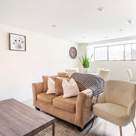 Cozy 2 Brm Apartment Mins Away From United Center Chicago Exteriör bild