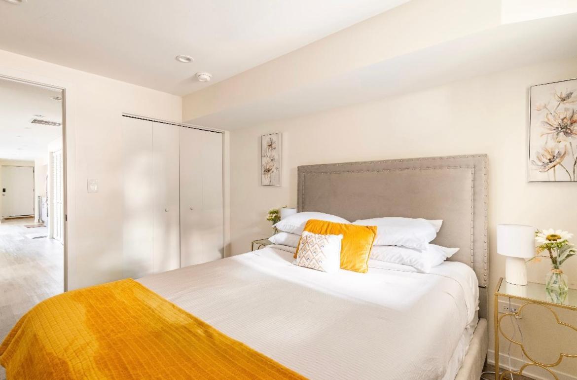 Cozy 2 Brm Apartment Mins Away From United Center Chicago Exteriör bild