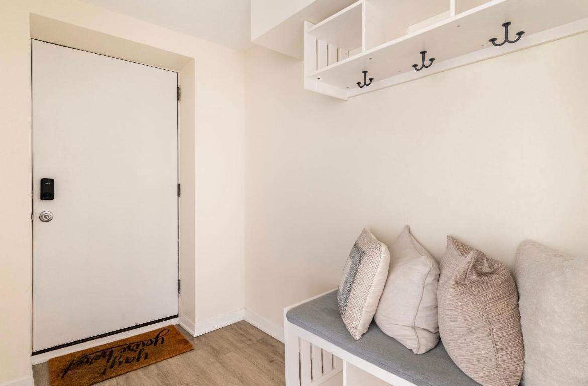 Cozy 2 Brm Apartment Mins Away From United Center Chicago Exteriör bild